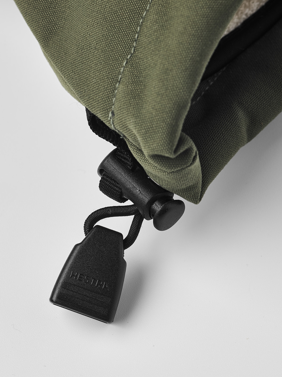 Hestra Fjellvotten JR<br>Varm & vindtett!