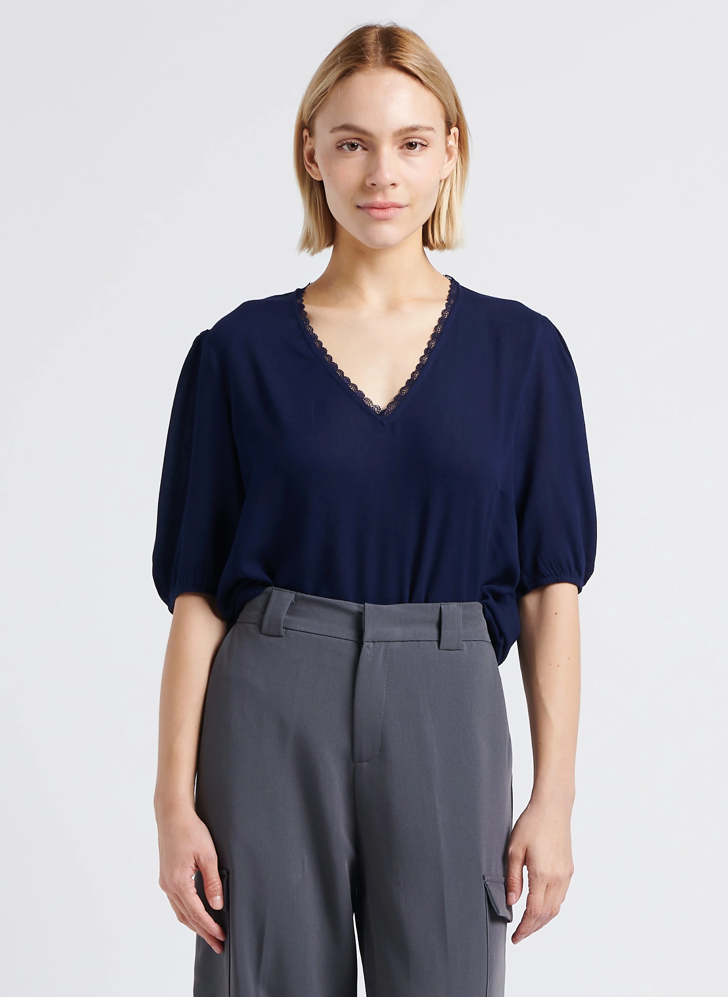 LUTIN - Top col V en dentelle| Bleu