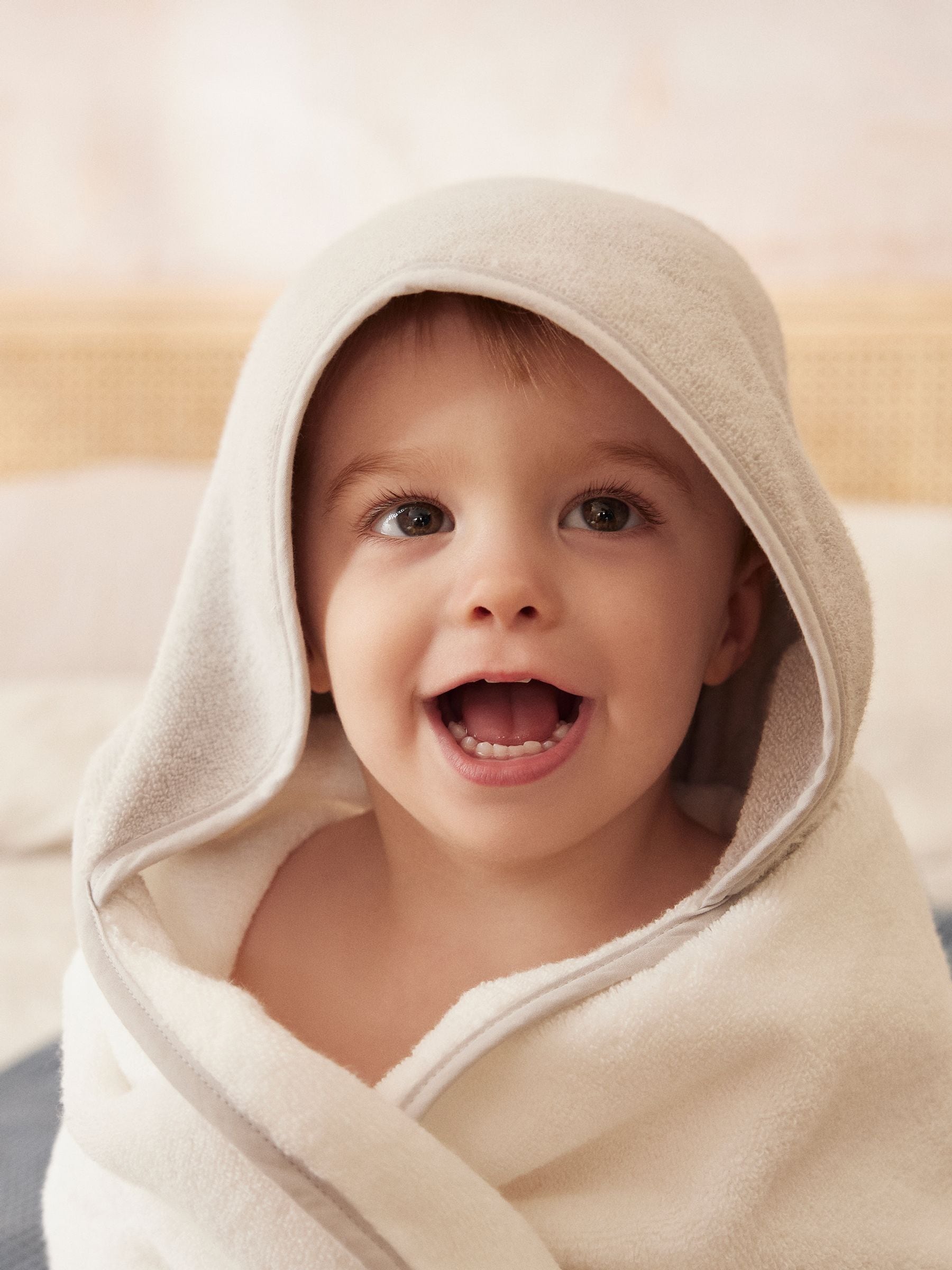 Wit/Grijs - MORI superzachte babyhanddoek met capuchon van katoen