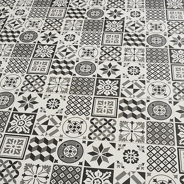 Carrelage mural noir et blanc 20x60cm Konkrete