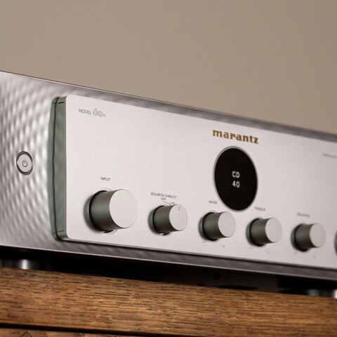 De Marantz MODEL 60n – exclusieve streaming hi-fi stereo versterker Zilver