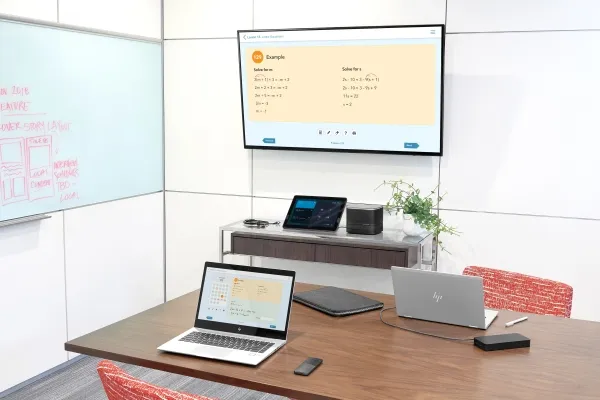 HP Elite Presenter - Fjernbetjening til præsentation - RF - sort - for HP 20, 22, 24, 27, 460; Pavilion 24, 27, 590, 595, TP01; Pavilion Laptop 14, 15