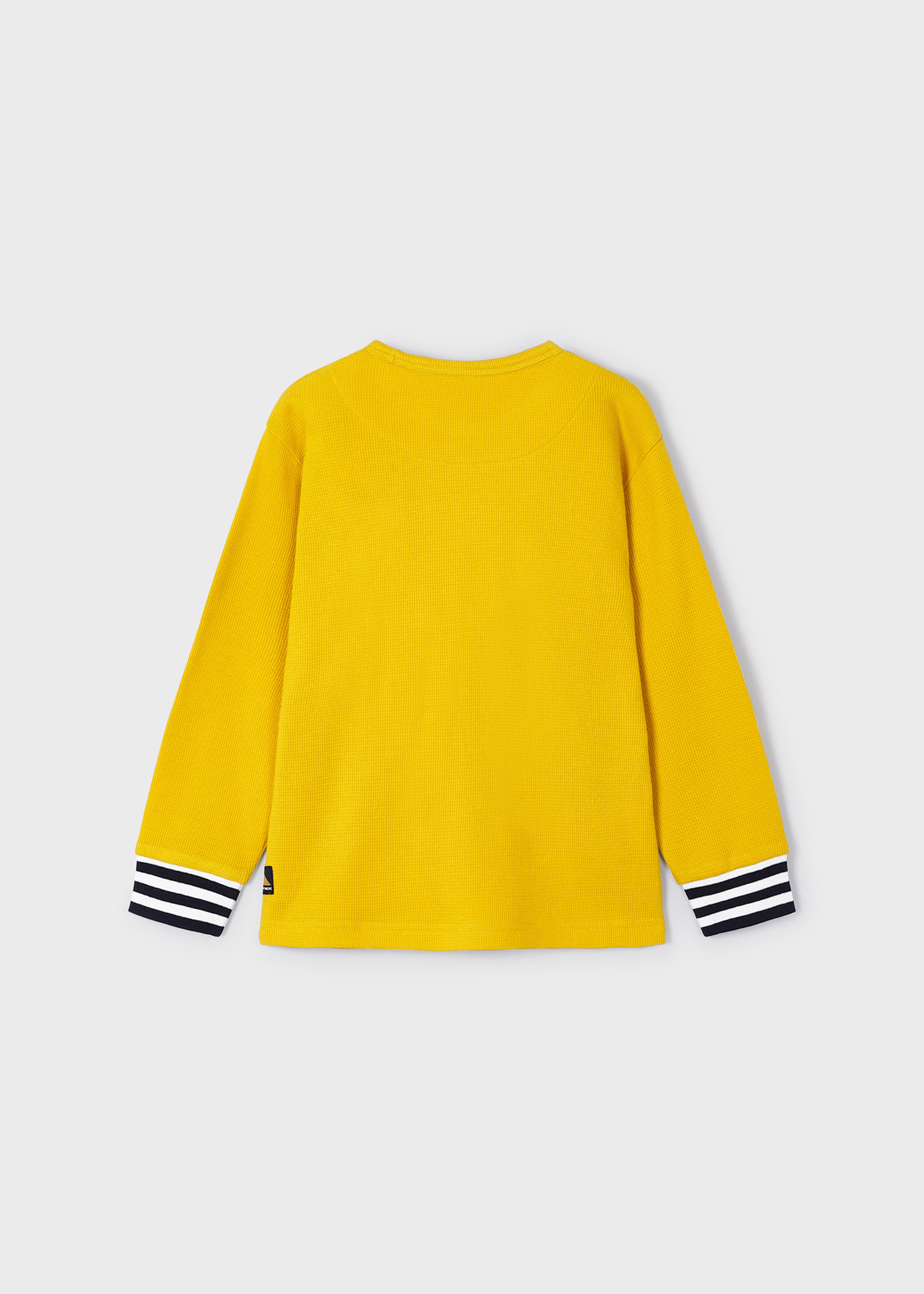 Camiseta infantil Better Cotton com punho listrado