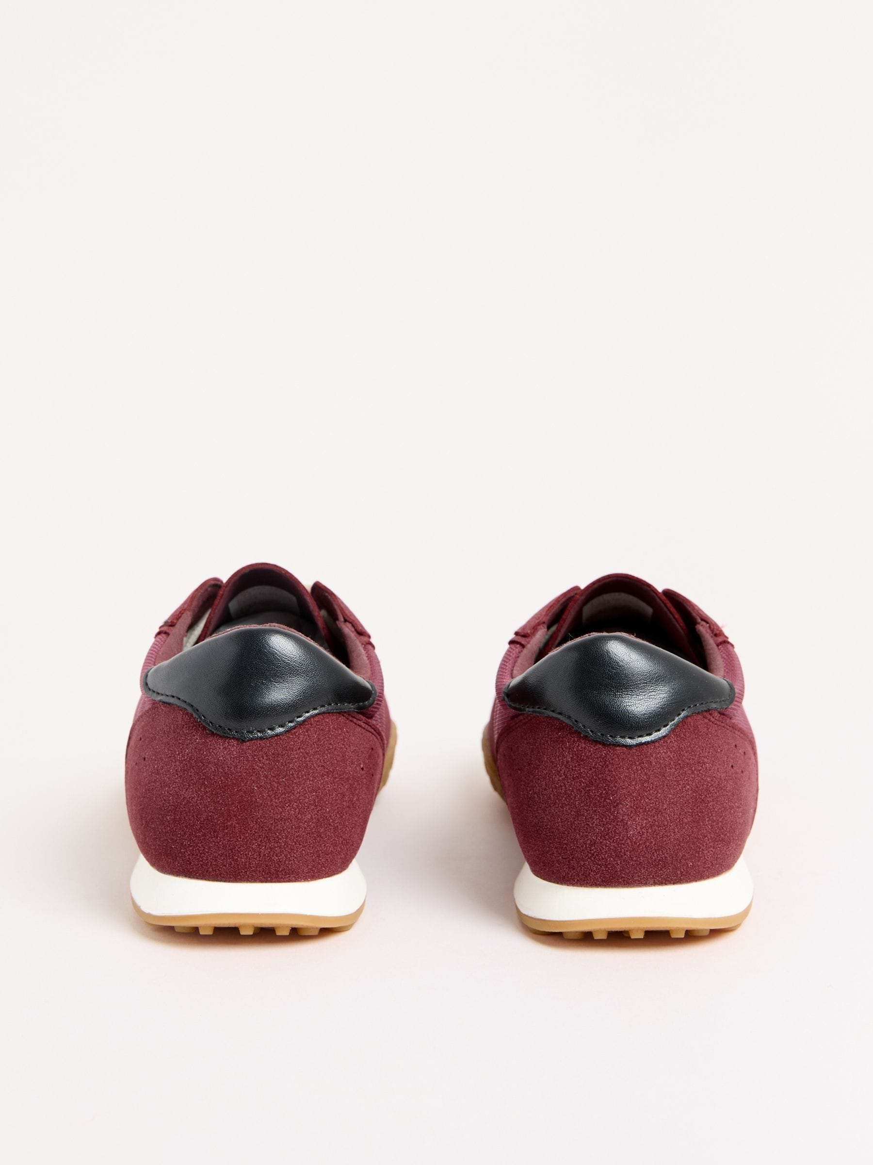 Bordeauxrood - Friends Like These Slim Lace Up Retro Runner Sports Trainers