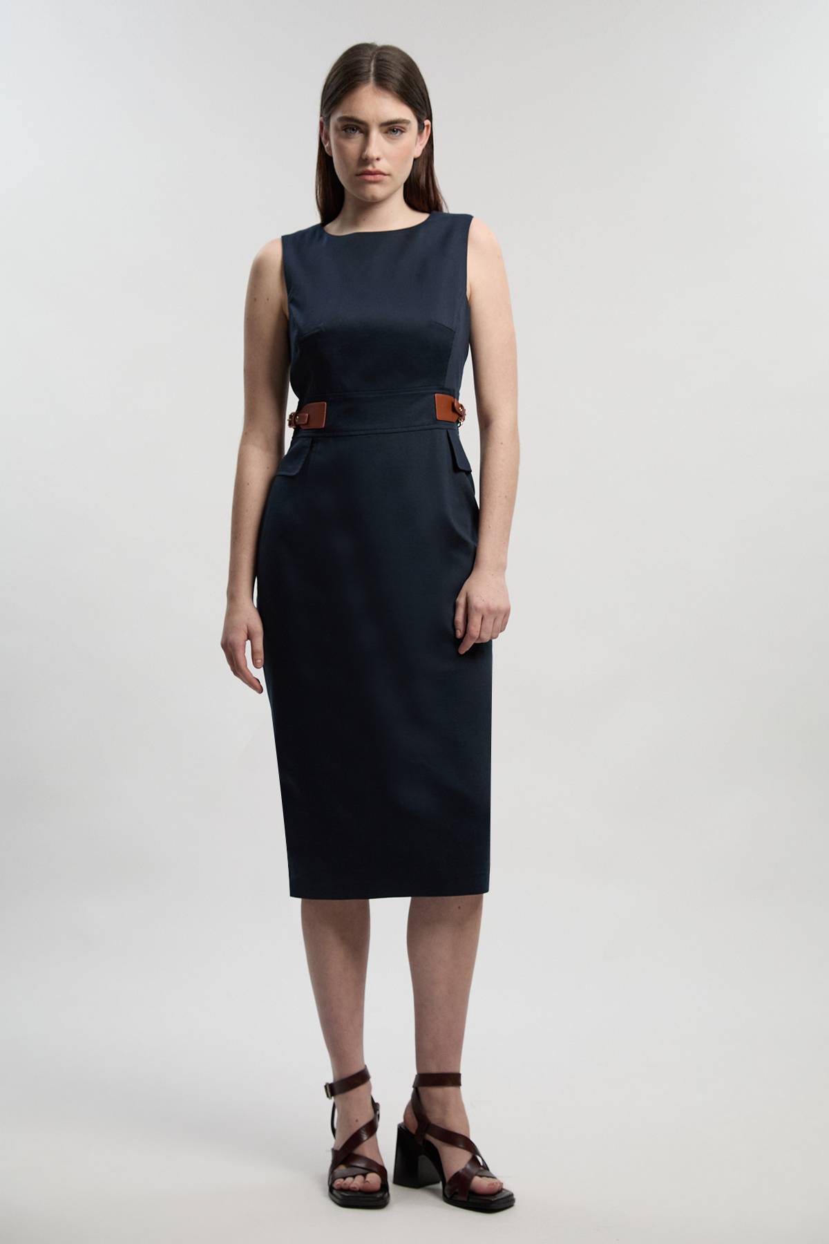 KarenMillen Robe Midi Crayon Ajustée en Lin avec Détail Patte à la Taille
