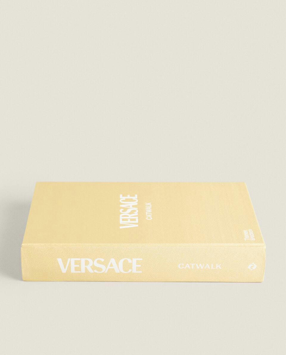 LIVRO DA PASSARELA VERSACE