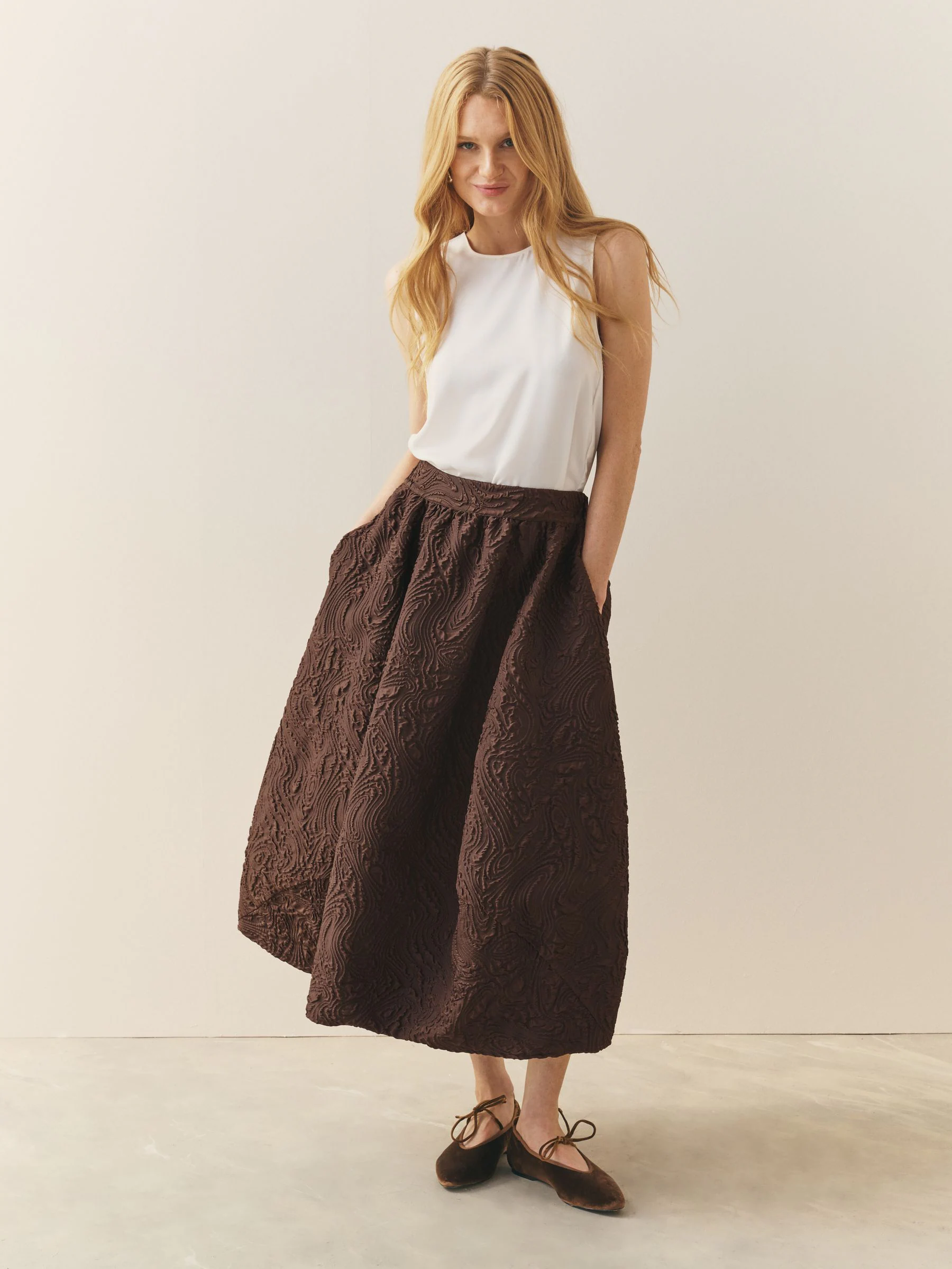 Chocoladebruin - Nothing Ordinary Volume Jaquard Midi Skirt