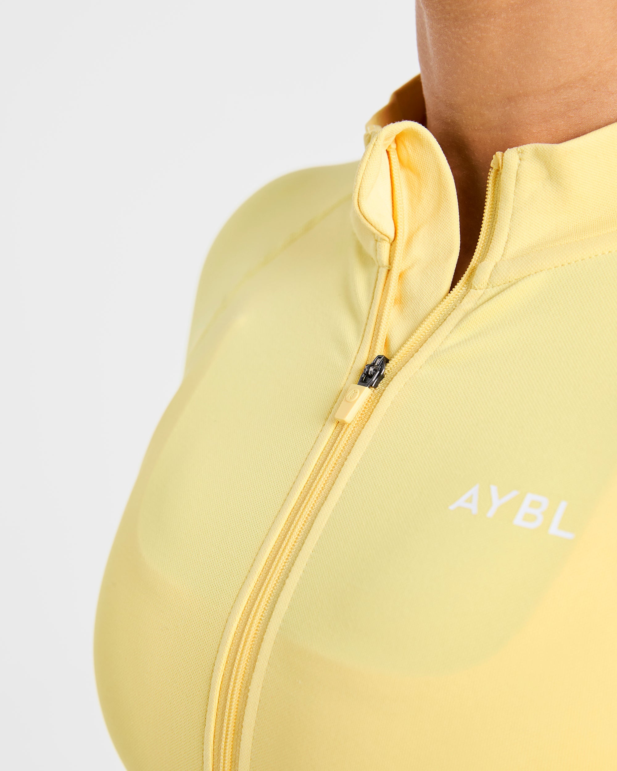 Enhance Seamless Jacket