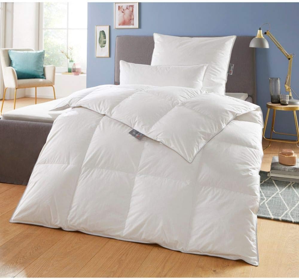Badenia Trendline Comfort Daunendecke, warme Winterdecke mit 90% Daunen & 10% Federn der Klasse I, 135 x 200 cm, Down Pass geprüft & Öko-Tex zertifiziert, produziert nach deutschem Qualitätsstandard