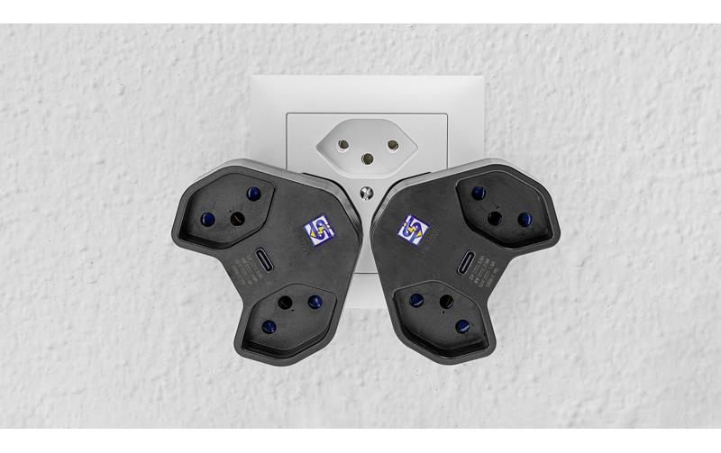 Abzweigstecker 2 x T13 USB-C, Schwarz, drehbar 320°Mehrfachadapter MANTA 2xT13 + 1xUSB-C PD drehbar 320° ws