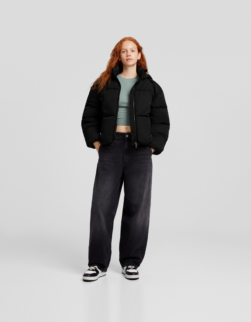 Jaqueta puffer oversized com capuz