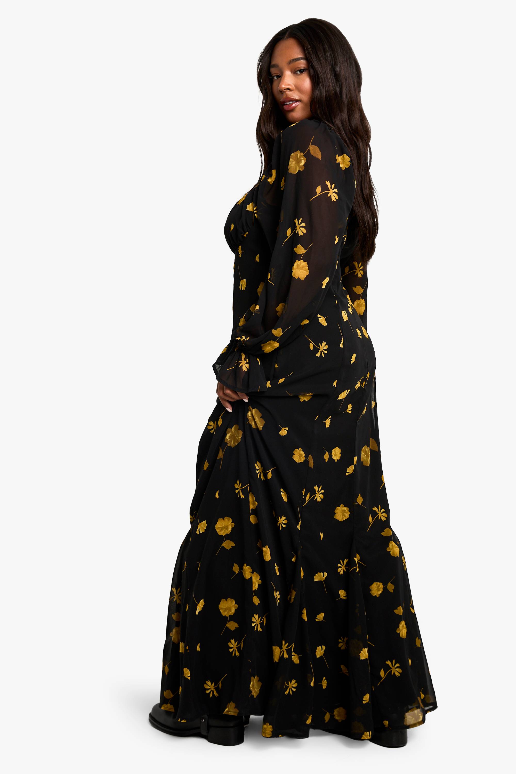 boohoo PLUS ROBE MAXI SMOCK À MANCHES LONGUES POUR GRANDES TAILES