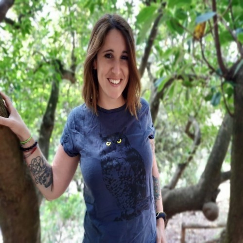 Camiseta feminina com estampa de coruja, azul
