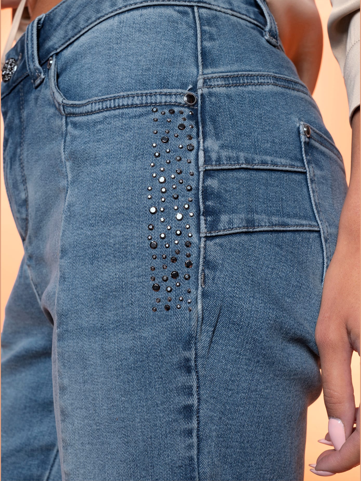 Jean push-up petites pierres fantaisie