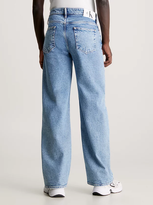 Calças jeans folgadas dos anos 90