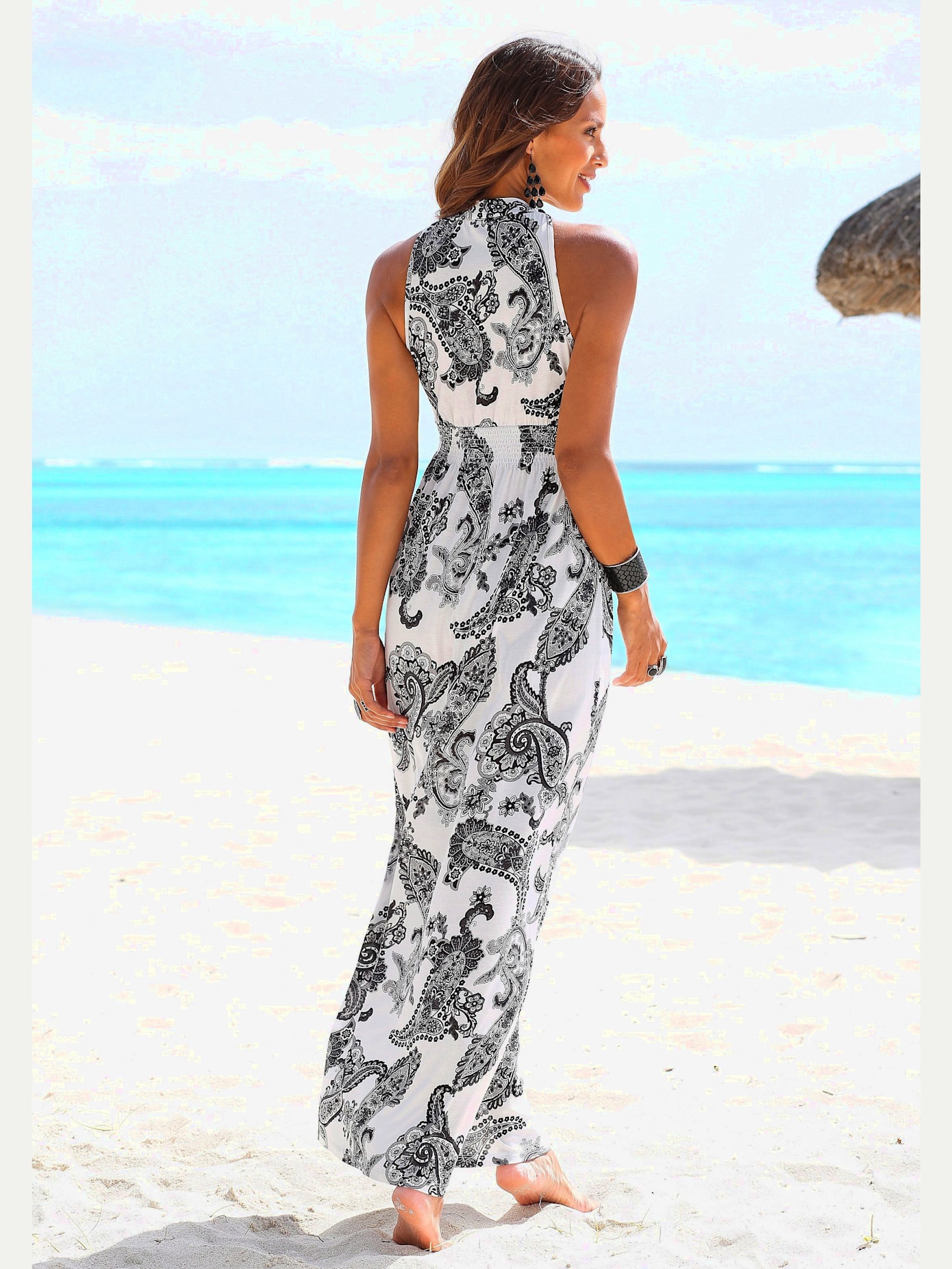 Robe longue séduisante encolure réglable