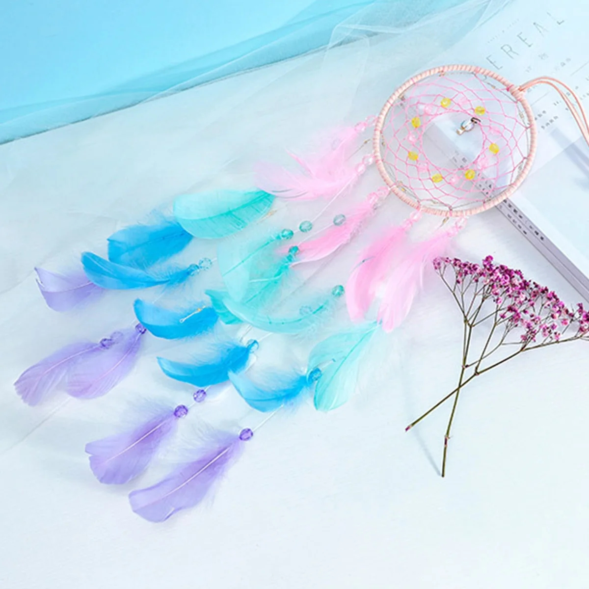 (60cm) Regenbogen Feder Traumfänger Kinderzimmer Wand Deko Accessoire - Bunt
