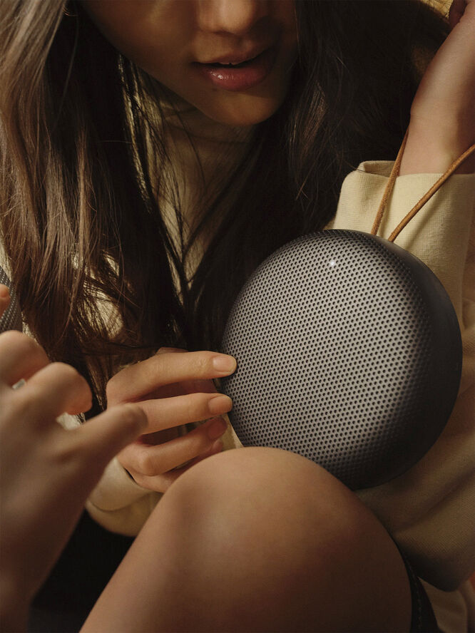 Bang & Olufsen Beosound A1 2nd Gen Bluetooth højttaler Black anthracite