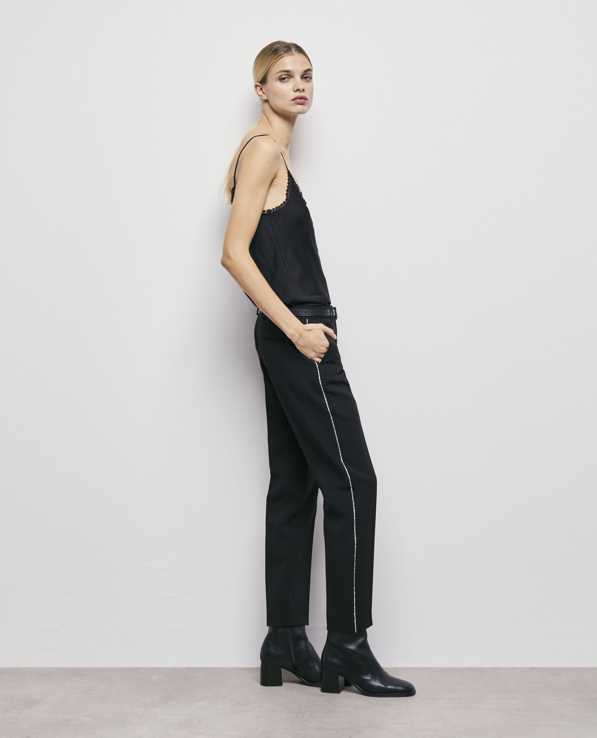 Pantalon de costume détails strass noir