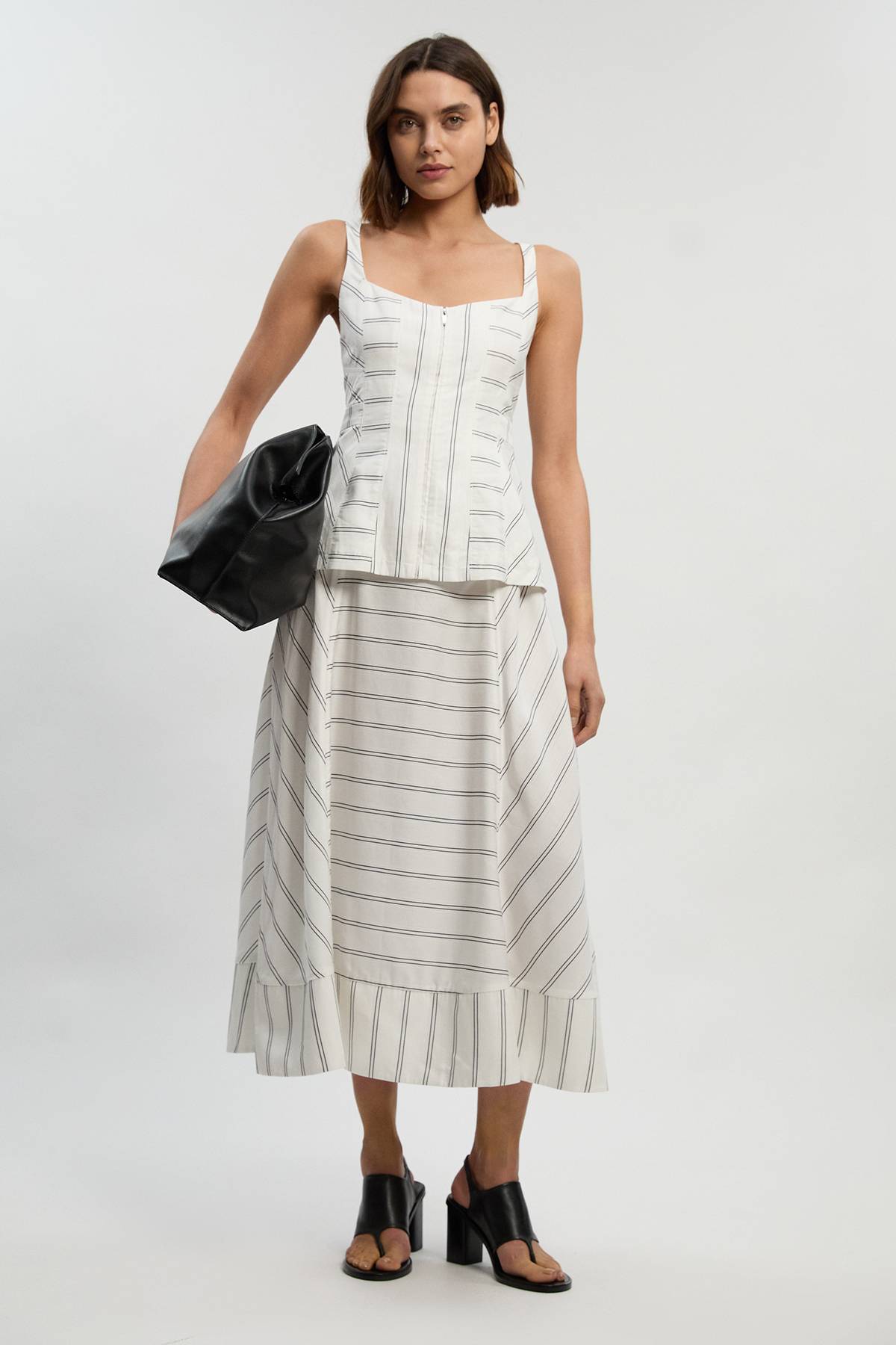 KarenMillen Robe Maxi Tissée À Basque Et Bretelles En Coton À Rayures Audacieuses