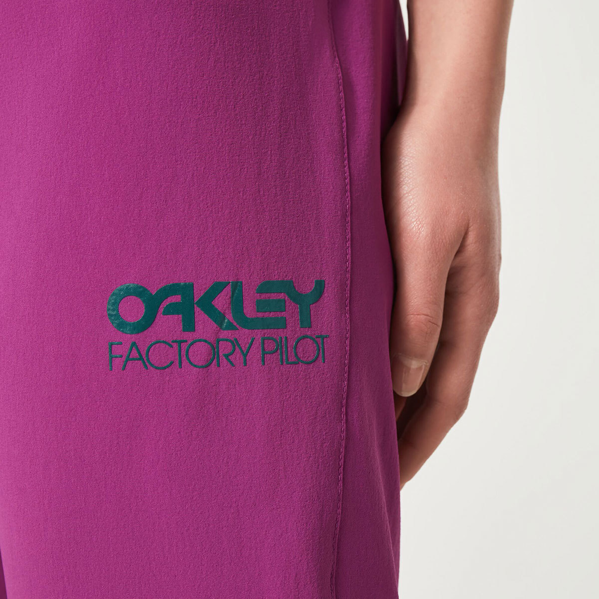 Oakley Factory Pilot Lite MTB Fietsbroek Kort Paars Dames