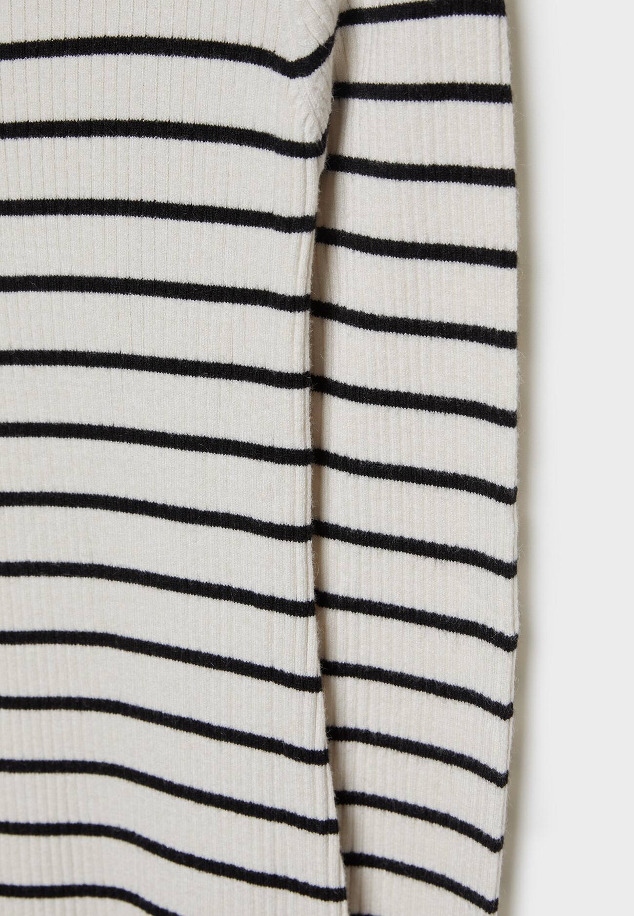 Vestido longo de malha listrada