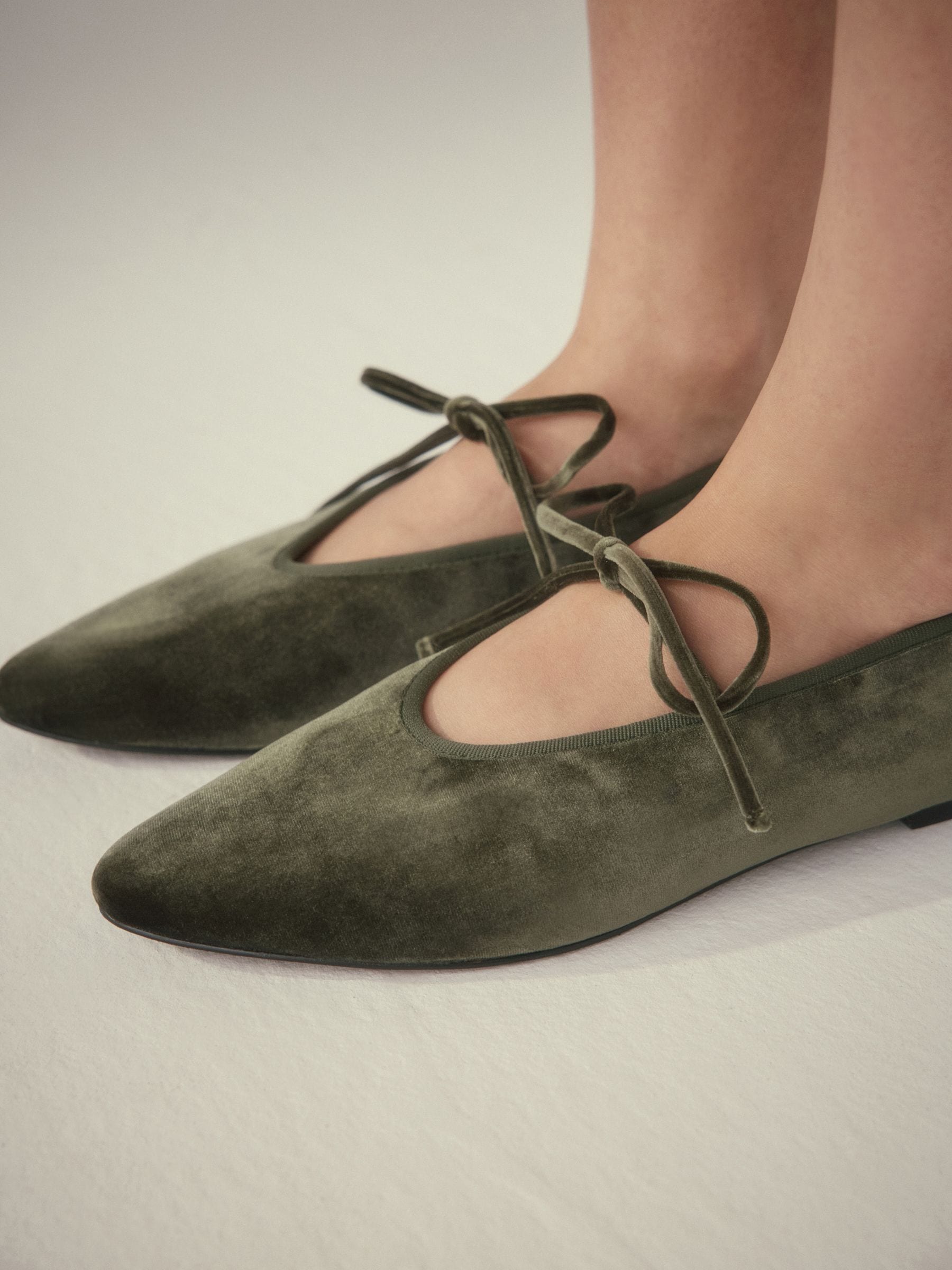 Smaragdgroen - Forever Comfort® Velvet Tie Mary Jane Shoes