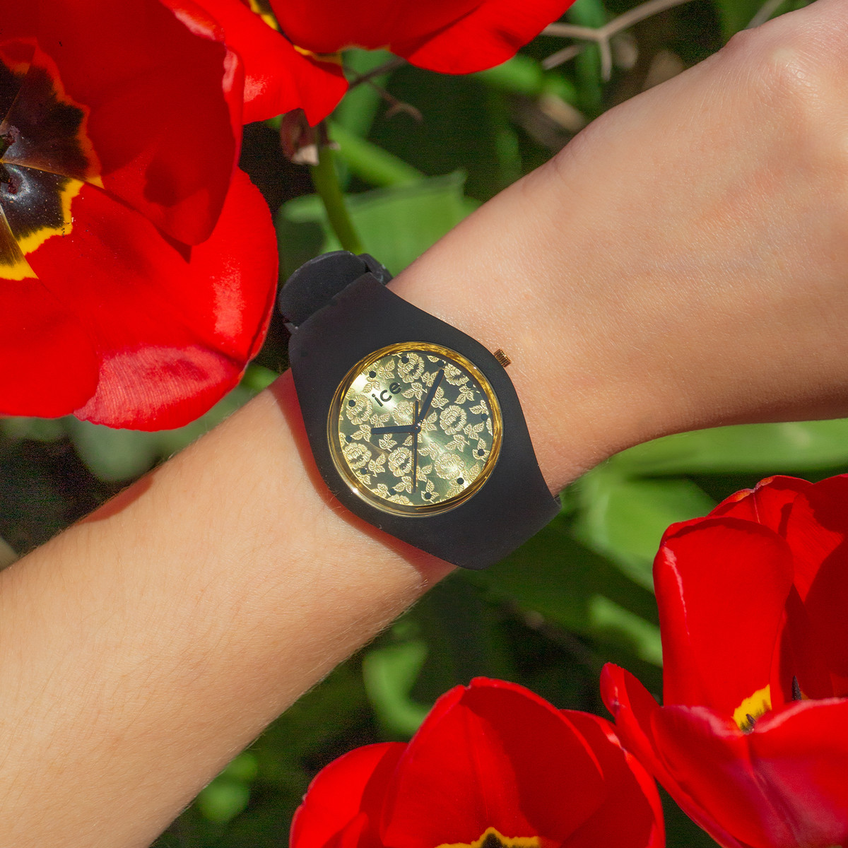 Montre Ice Watch medium femme plastique silicone noir