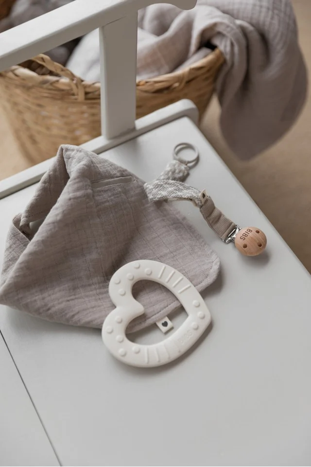 BIBS - Baby Bitie Heart Ivory - (3100216)