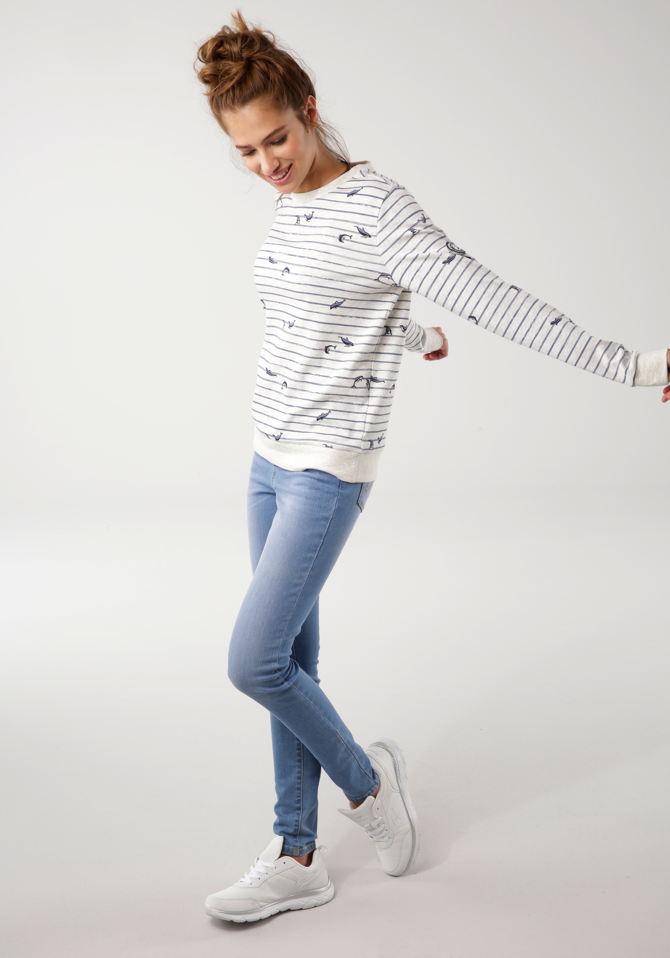 KangaROOS Sweatshirt , Langarm,  figurumspielender Schnitt,  Rundhalsausschnitt