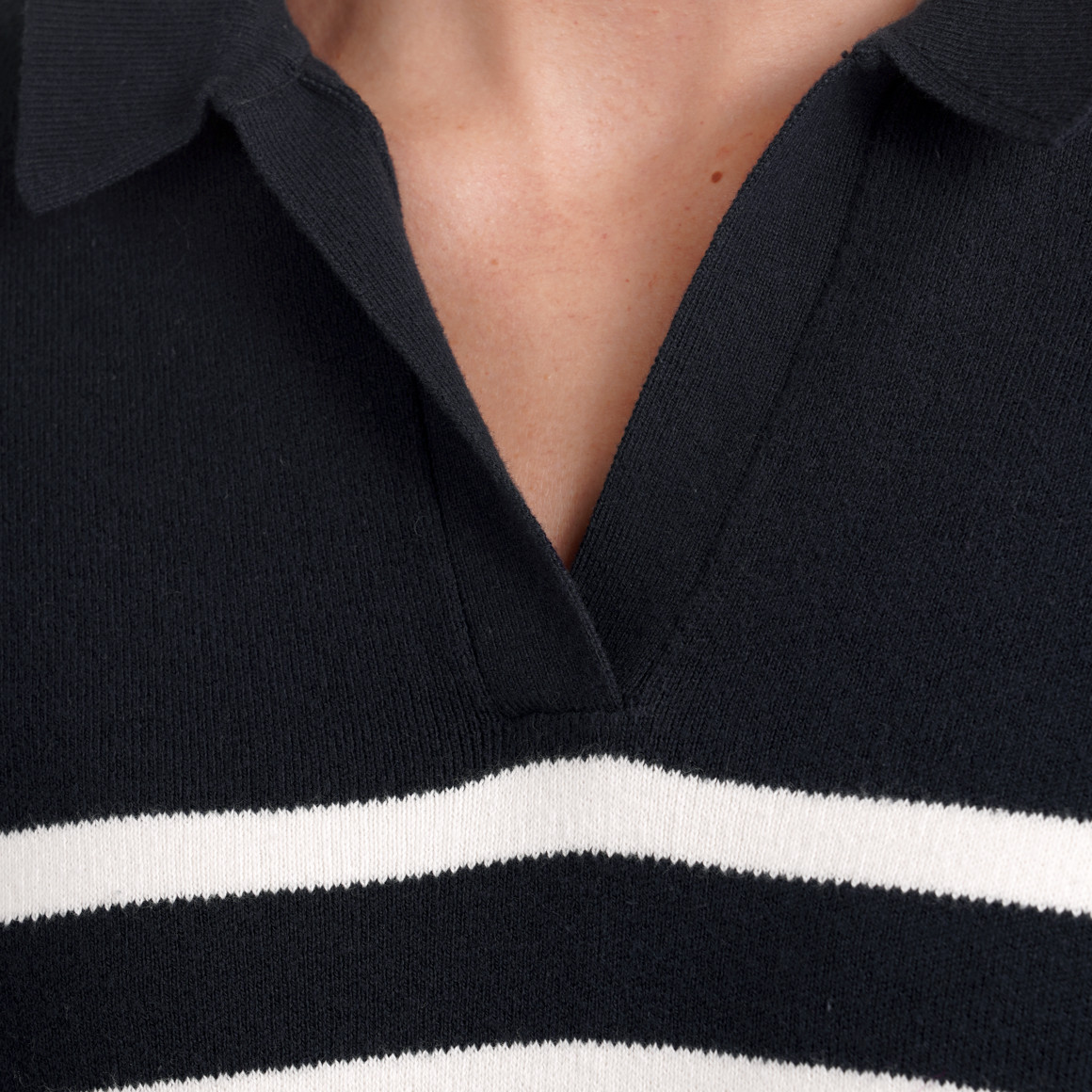 Damen Strickkleid mit offenem Polokragen dunkelblau