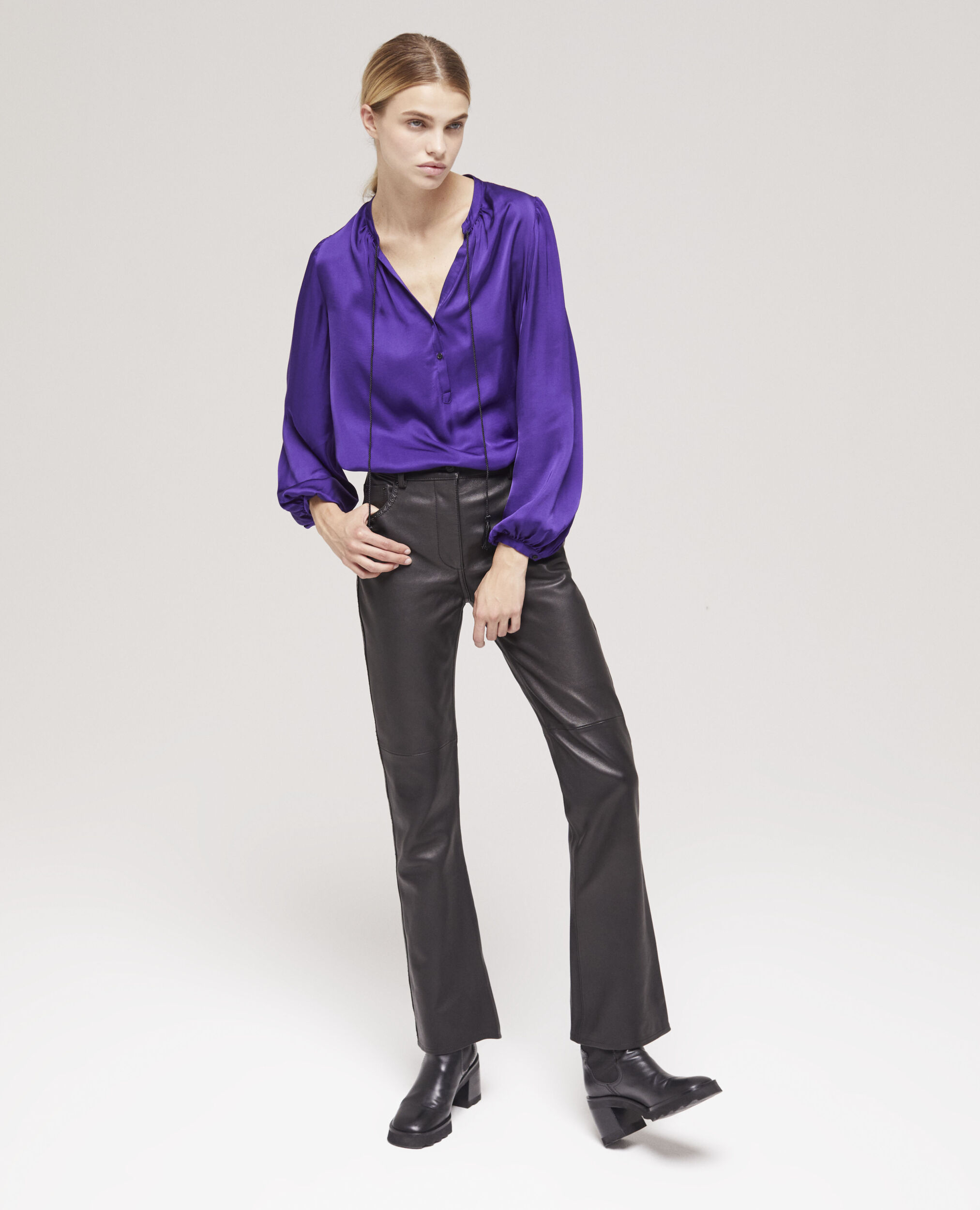 Pantalon en cuir à studs noir