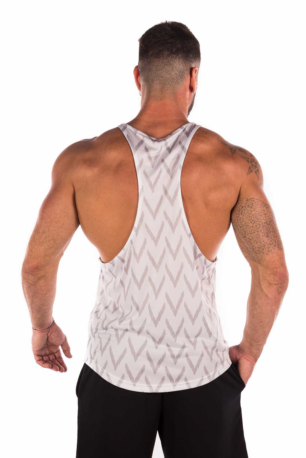 Camiseta sem mangas Zumub Tribe na cor branca.