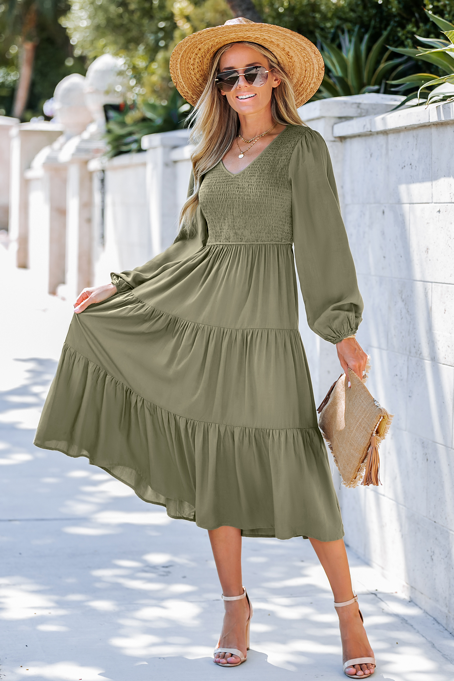 Robe maxi à col en V et à smocks olive
