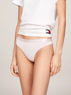 Conjunto de 3 tangas com cós elástico e logo em tom sobre tom