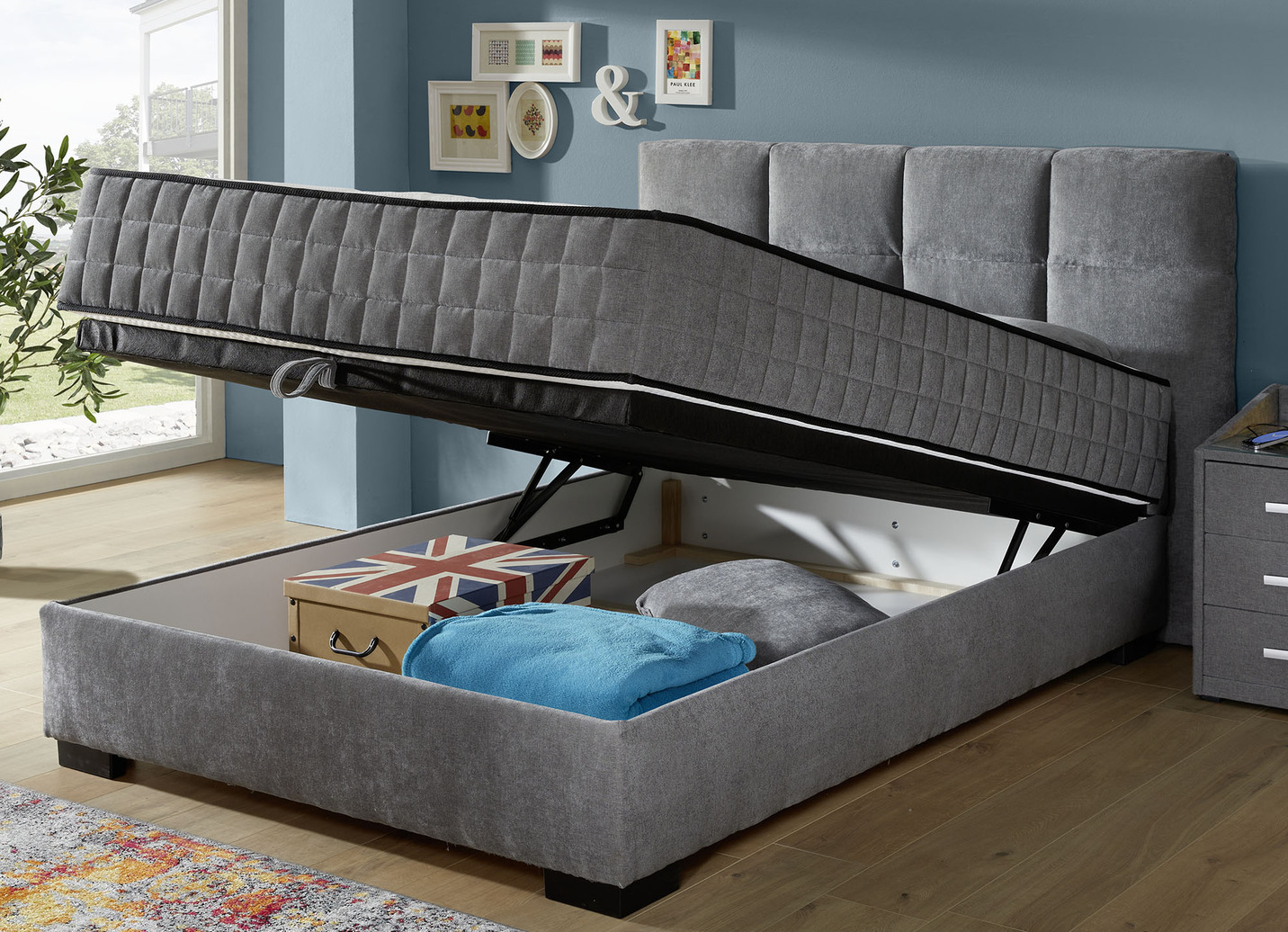 Boxspringbett mit Wendematratze und Bettkasten