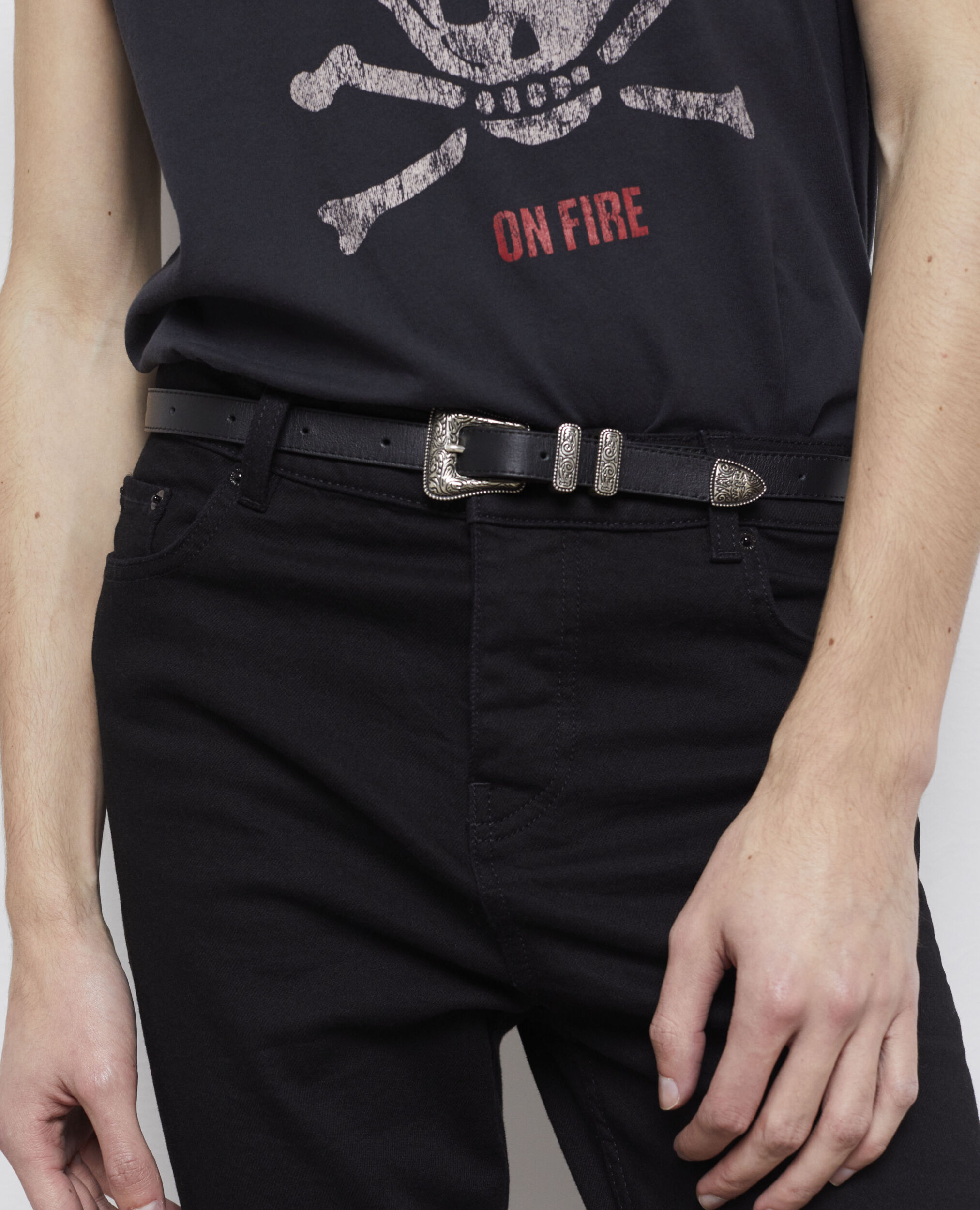 Ceinture fine en cuir noir