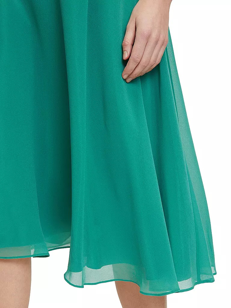 VERA MONT Abendkleid  grün