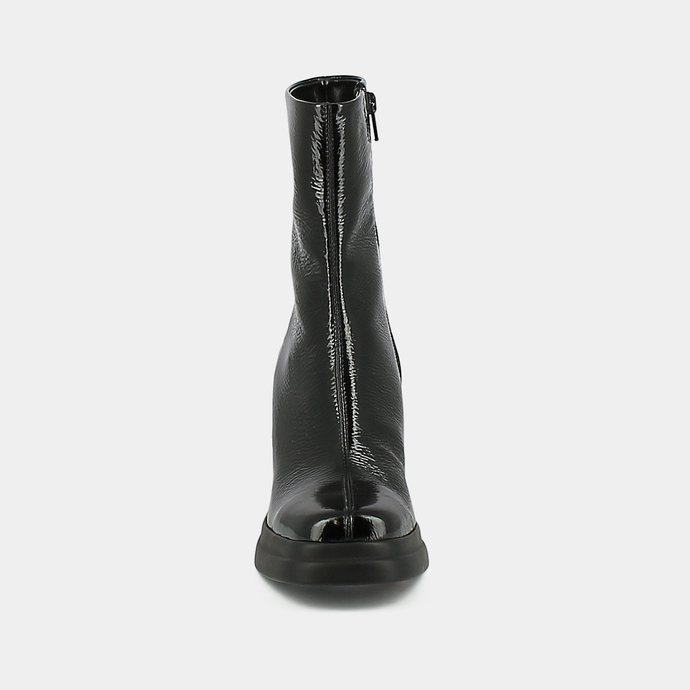 Boots à bouts carrés et plateformes  en vernis plissé noir