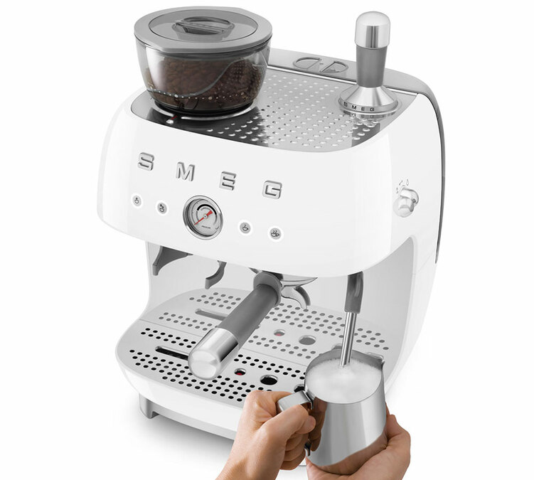 Machine expresso SMEG EGF03WHEU Blanche Années 50 avec moulin intégré