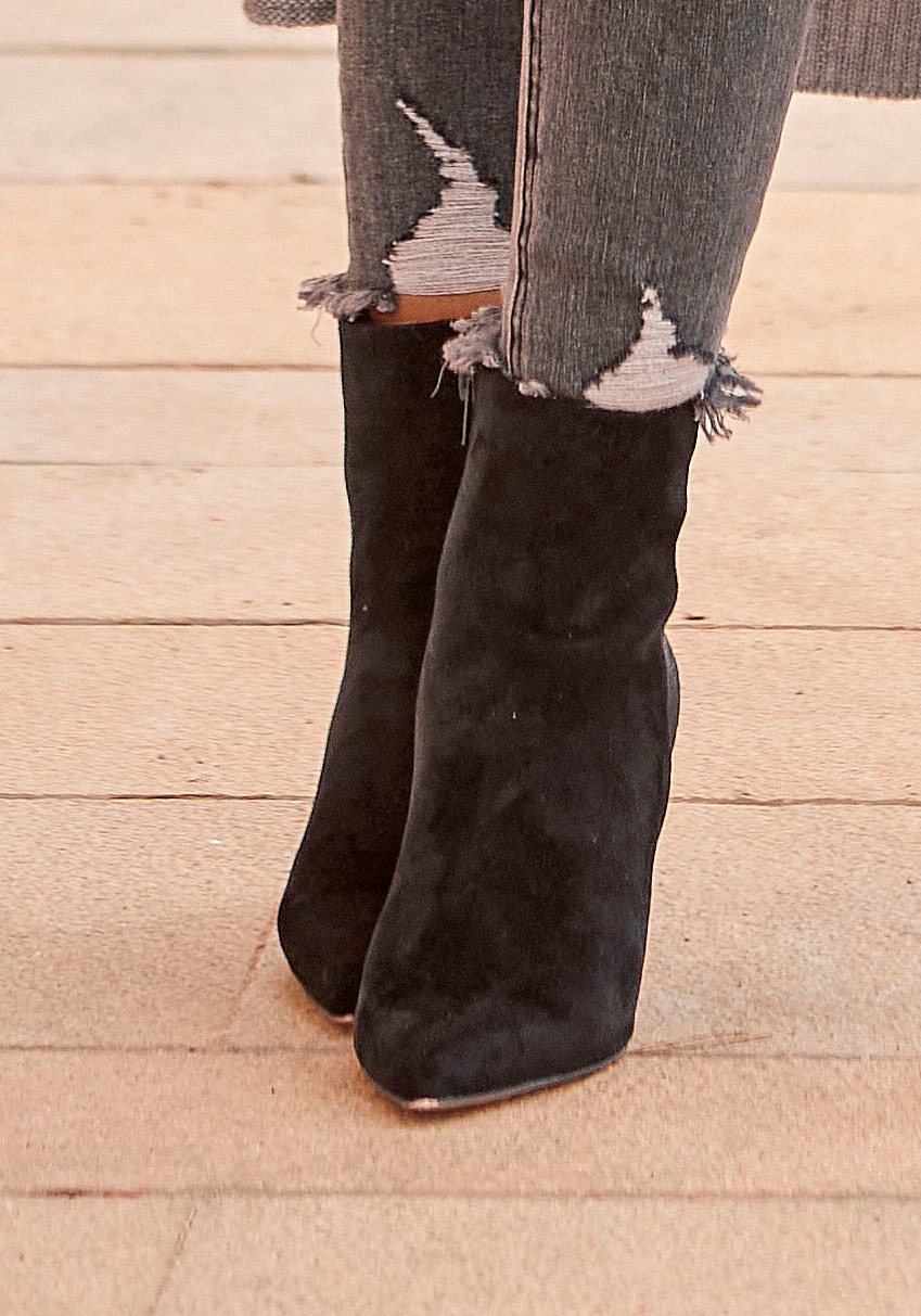 LASCANA High-Heel-Stiefelette  in spitzer Form & Pfennigabsatz, Reissverschluss Stiefel VEGAN