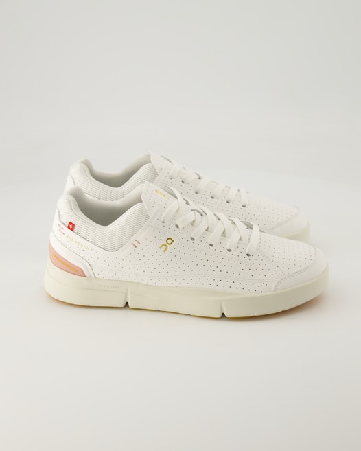 ON Running Roger Centre Court Sneaker in Weiß