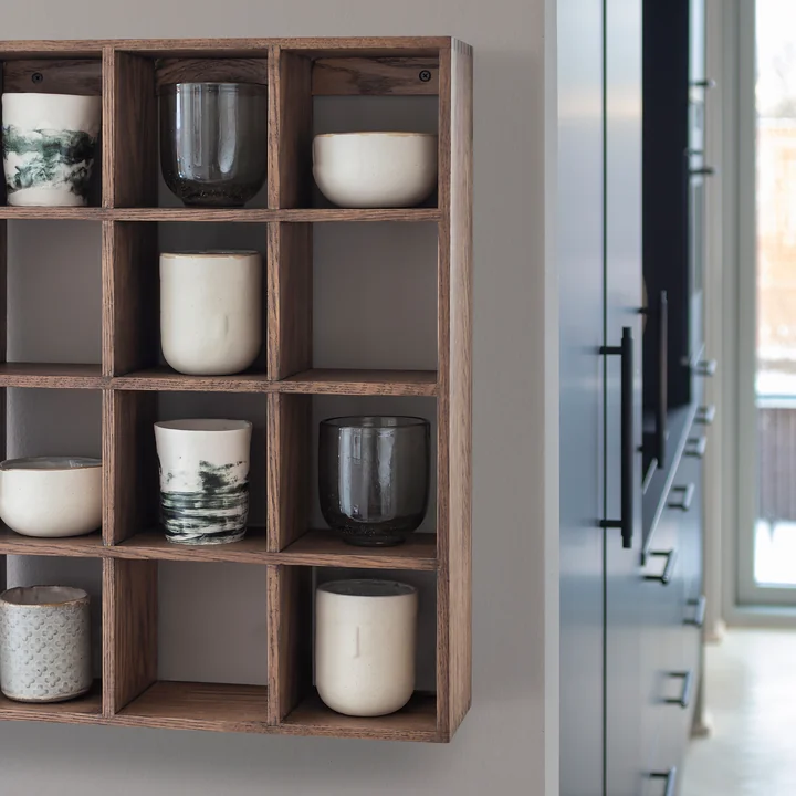 Mette Ditmer - Showcase Wandregal 53 x 40 cm, Eiche dunkel