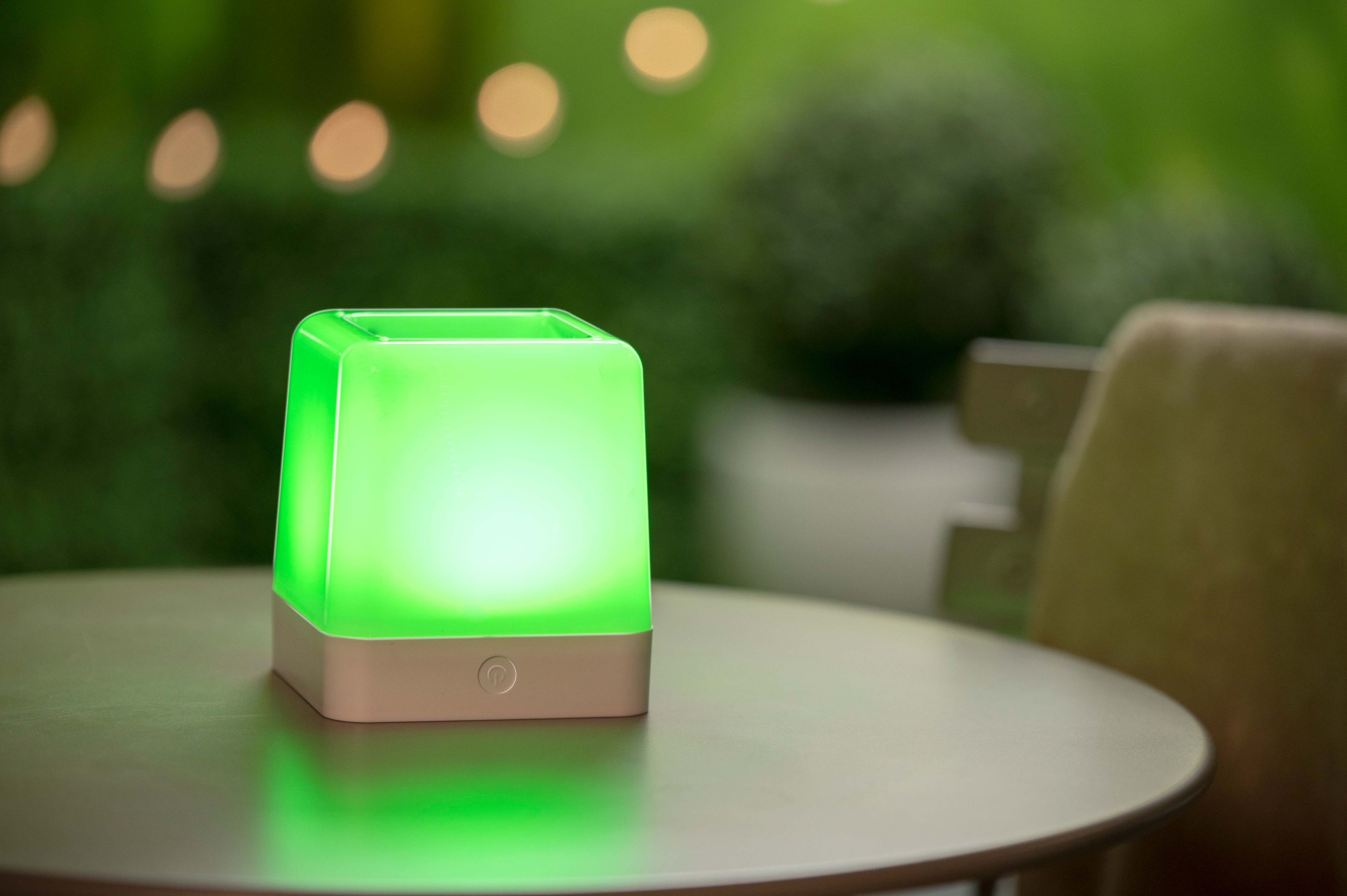 LED Solar Tischlampe mit Farbwechsel