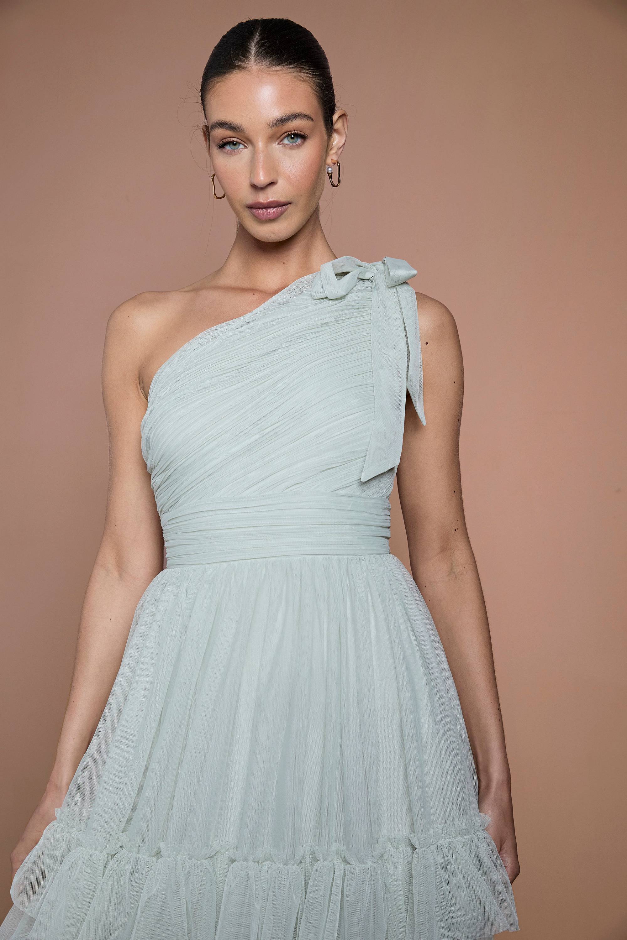 Oasis Robe Longue De Demoiselle D'honneur Sage À Une Épaule En Mesh Plissé À Volants Étagés