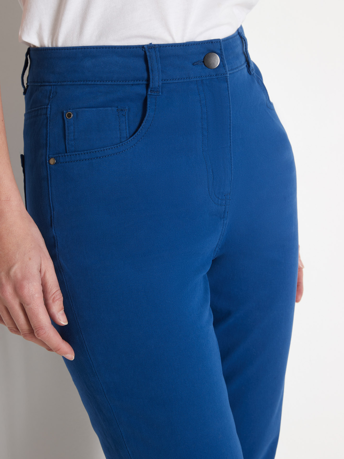 Pantalon 5 poches coupe droite