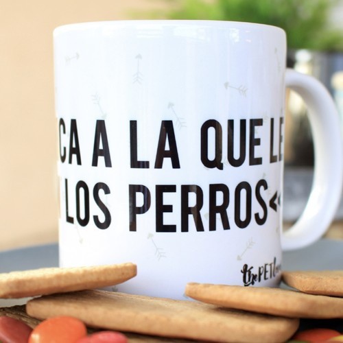 Caneca. Procurando uma garota que ame cachorros. Branca.