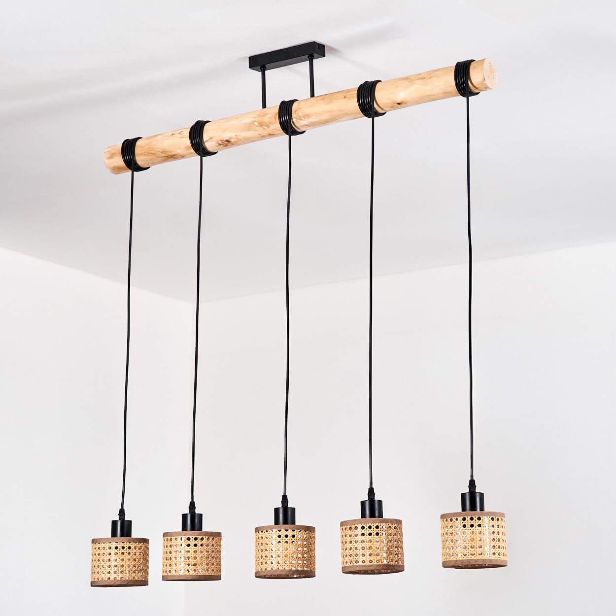HOFSTEIN Hängeleuchte Barcos, 5-flammige Hängelampe aus Metall/Holz/Rattan/Wienergeflecht/Stoff Schwarz/Natur/Braun, Pendelleuchte im Boho-Design (Ø Schirme 12 cm), E27, Esszimmer, Küche, Wohnzimmer