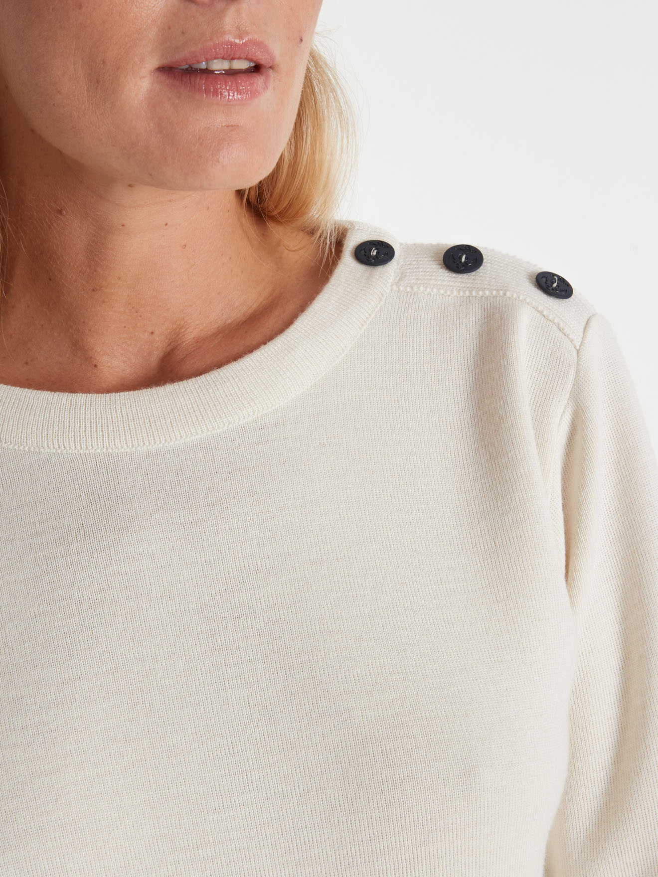 Pull marinière boutonné épaule