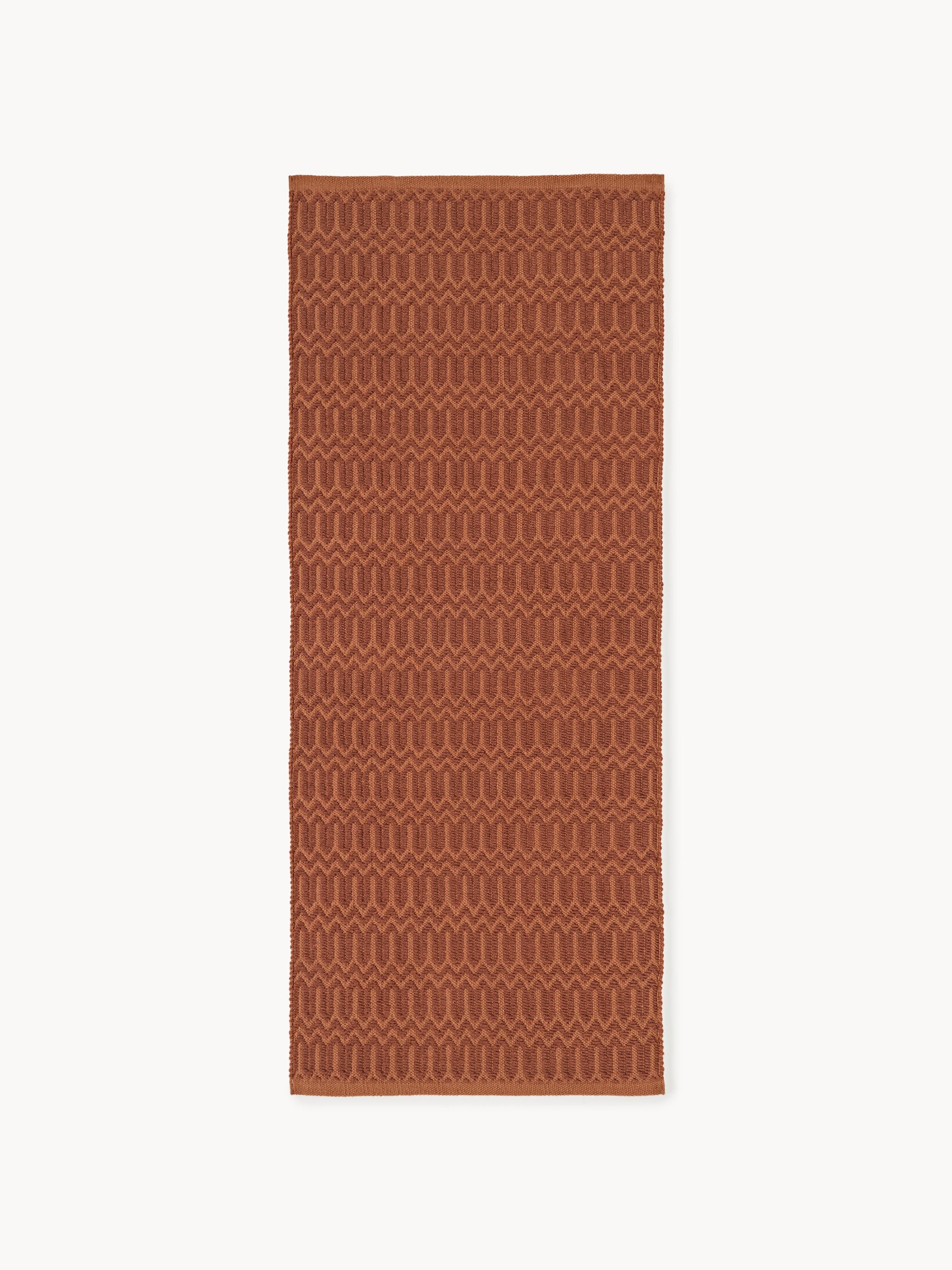Handgeweven outdoor loper Rune met geometrisch patroon
